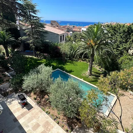 Le Petit Clos St Devote Par Dodo A アパート