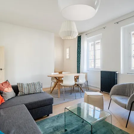 Le Petit Clos St Devote Par Dodo A * Каси