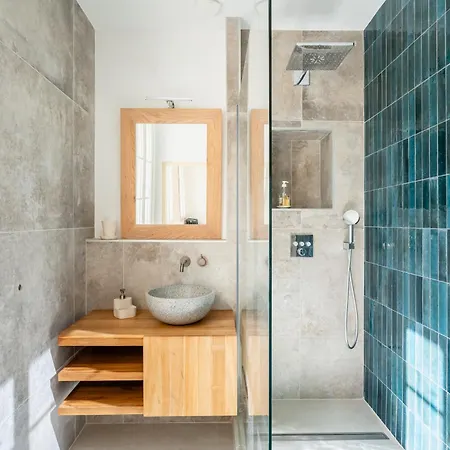 Апартаменты Le Petit Clos St Devote Par Dodo A *