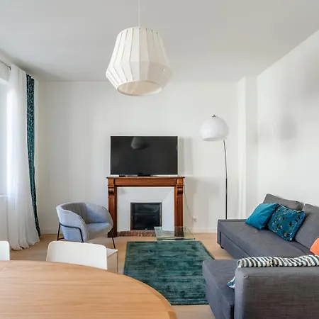 Le Petit Clos St Devote Par Dodo A * Каси