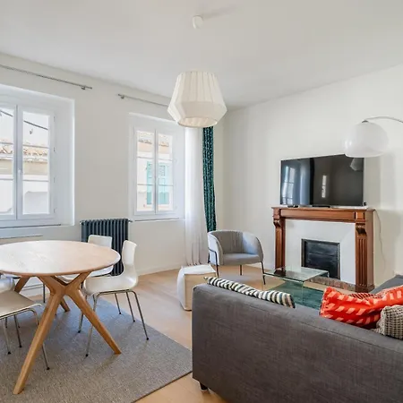 Le Petit Clos St Devote Par Dodo A Каси