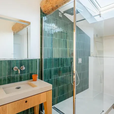 Le Petit Clos St Devote Par Dodo à * Cassis